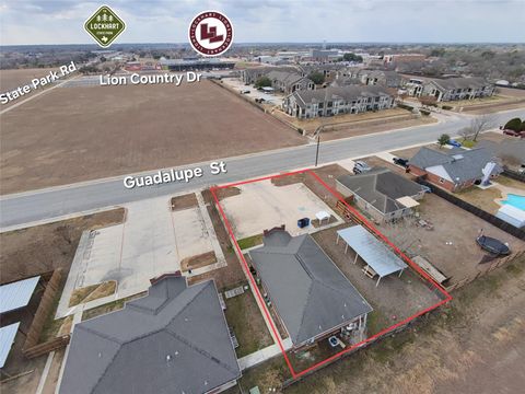Photo of 1020 S Guadalupe ST, Lockhart, TX 78644 (MLS # 7696171)