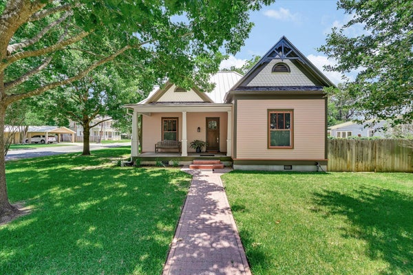 506 GRESHAM ST, SMITHVILLE, TX 78957 - Image 2adcb87fdcfd9879ce950e5d527ebc69/1905232691