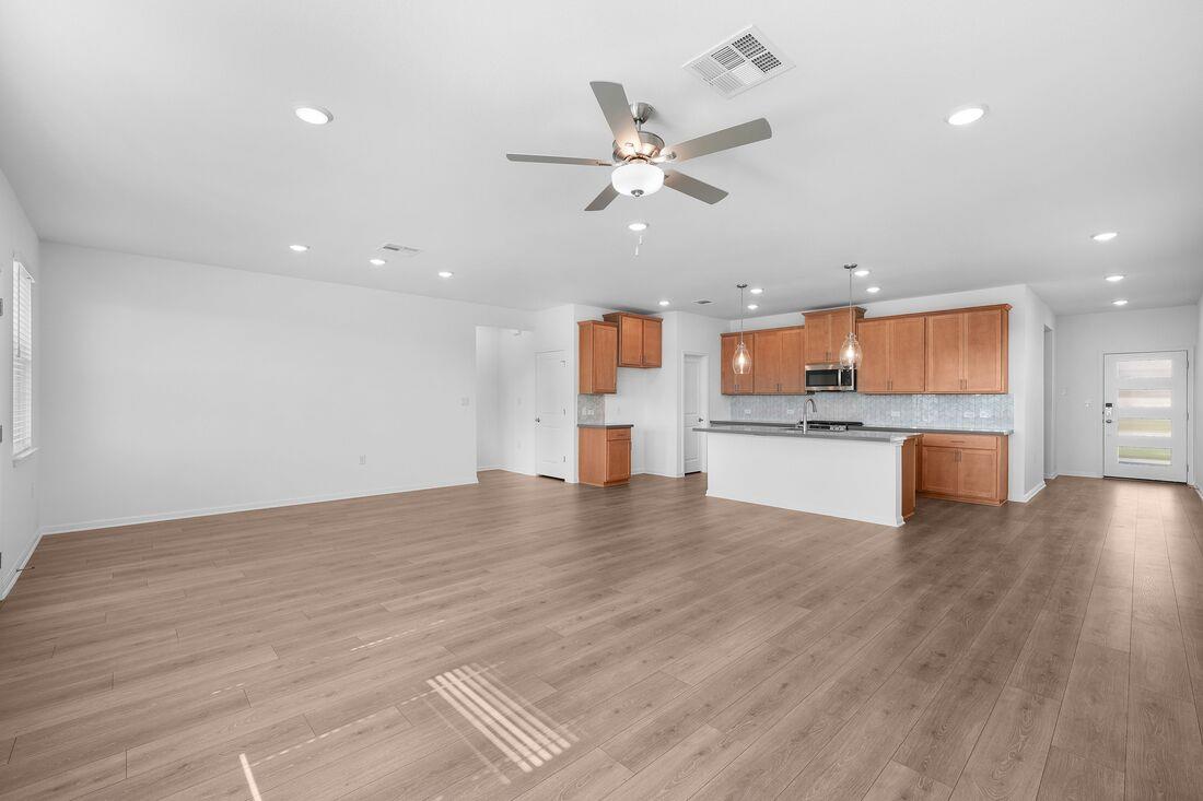 1725 Lorant LN