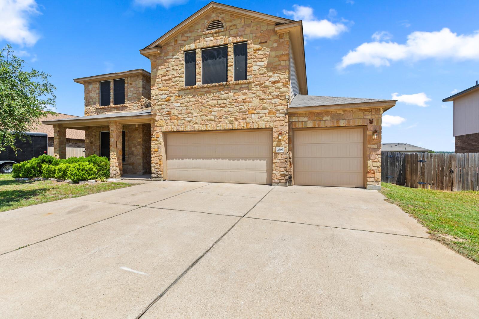 2302 N Ryan Dr DR