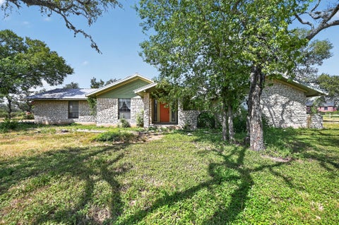 Photo of 29 Country Oaks DR, Buda, TX 78610 (MLS # 3559921)