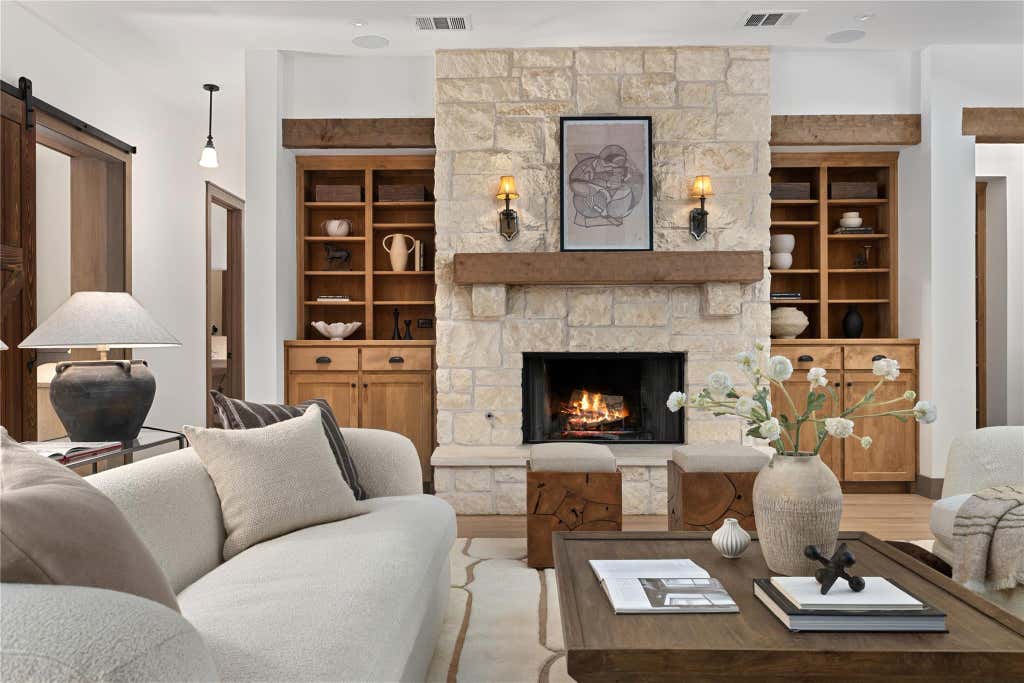 Photo of 2618 Pecos ST, Austin, TX 78703 (MLS # 3385013)