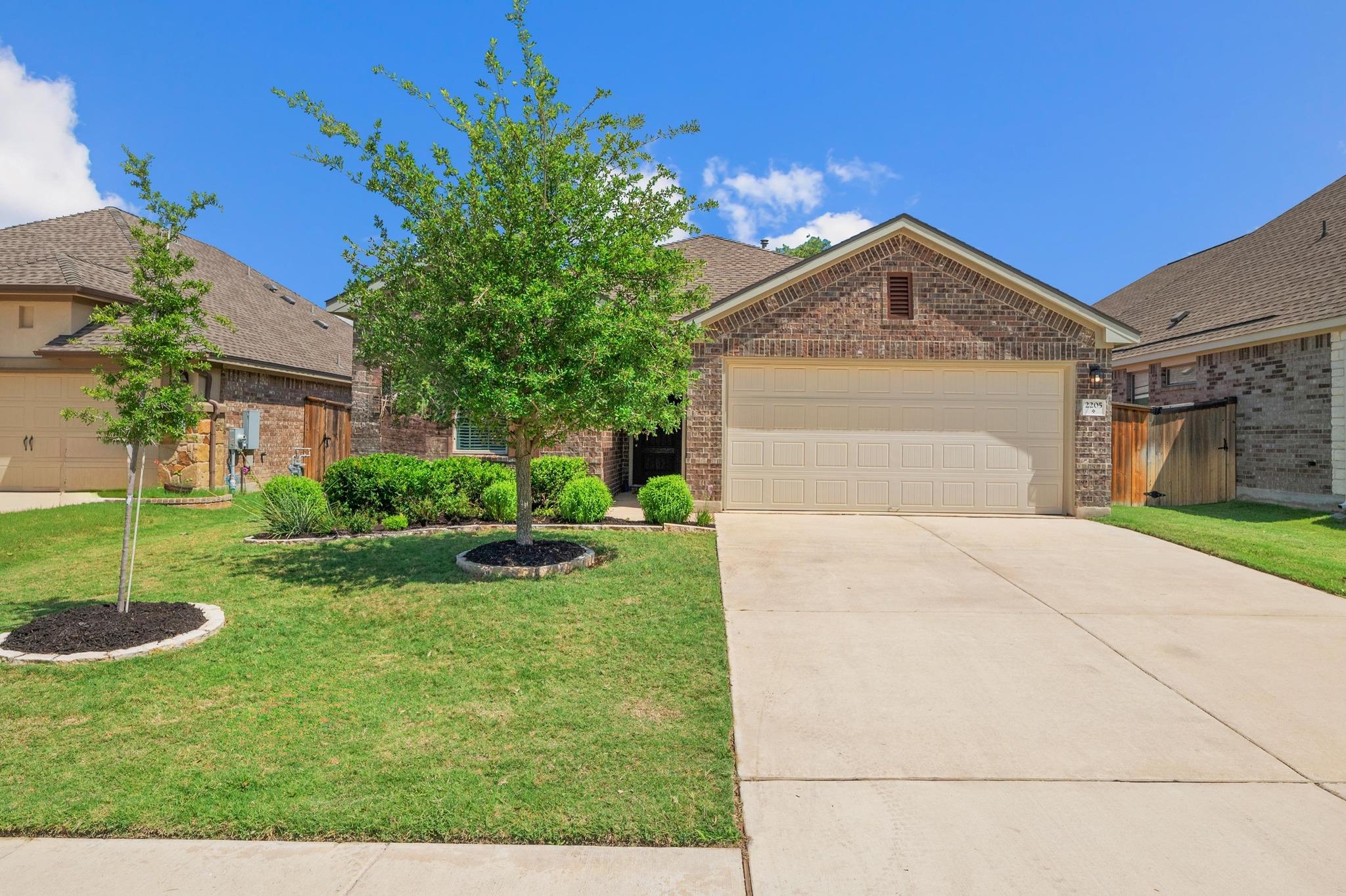 2205 Bonavista WAY