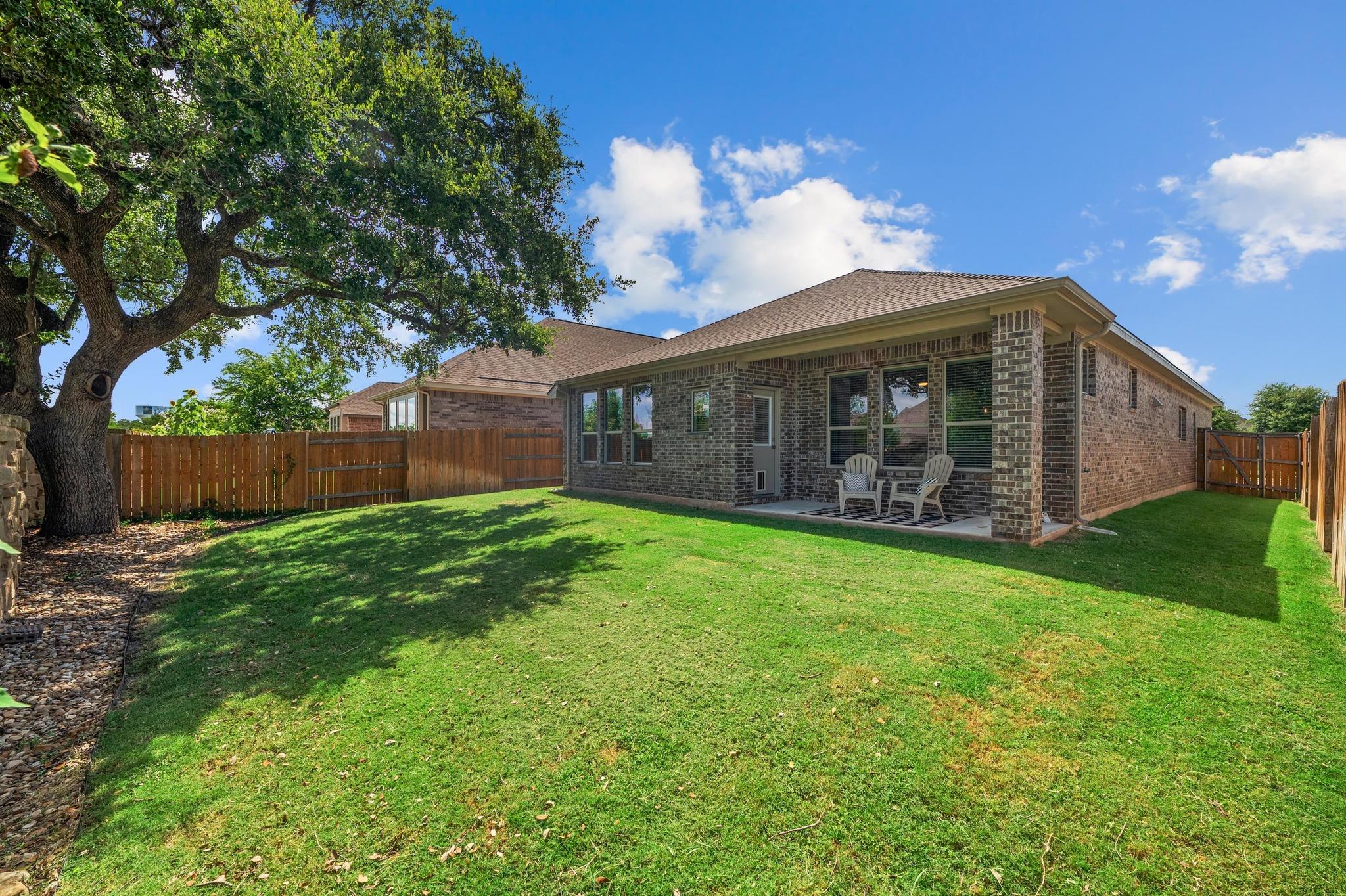 2205 Bonavista WAY