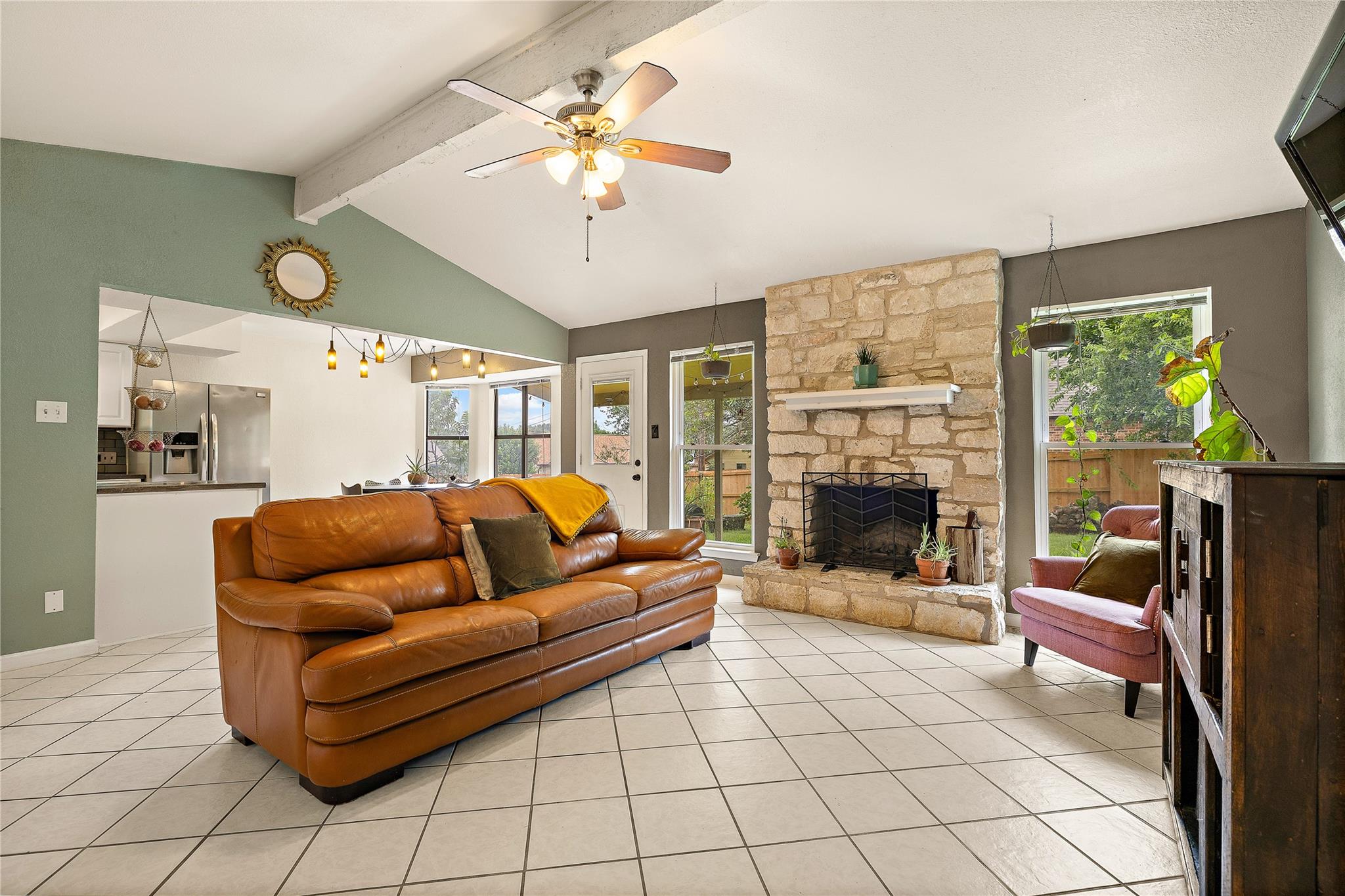 809 Windsor RD
