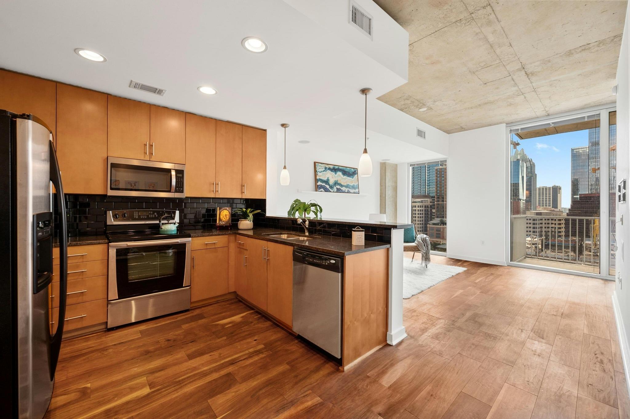 360 Nueces ST 1407