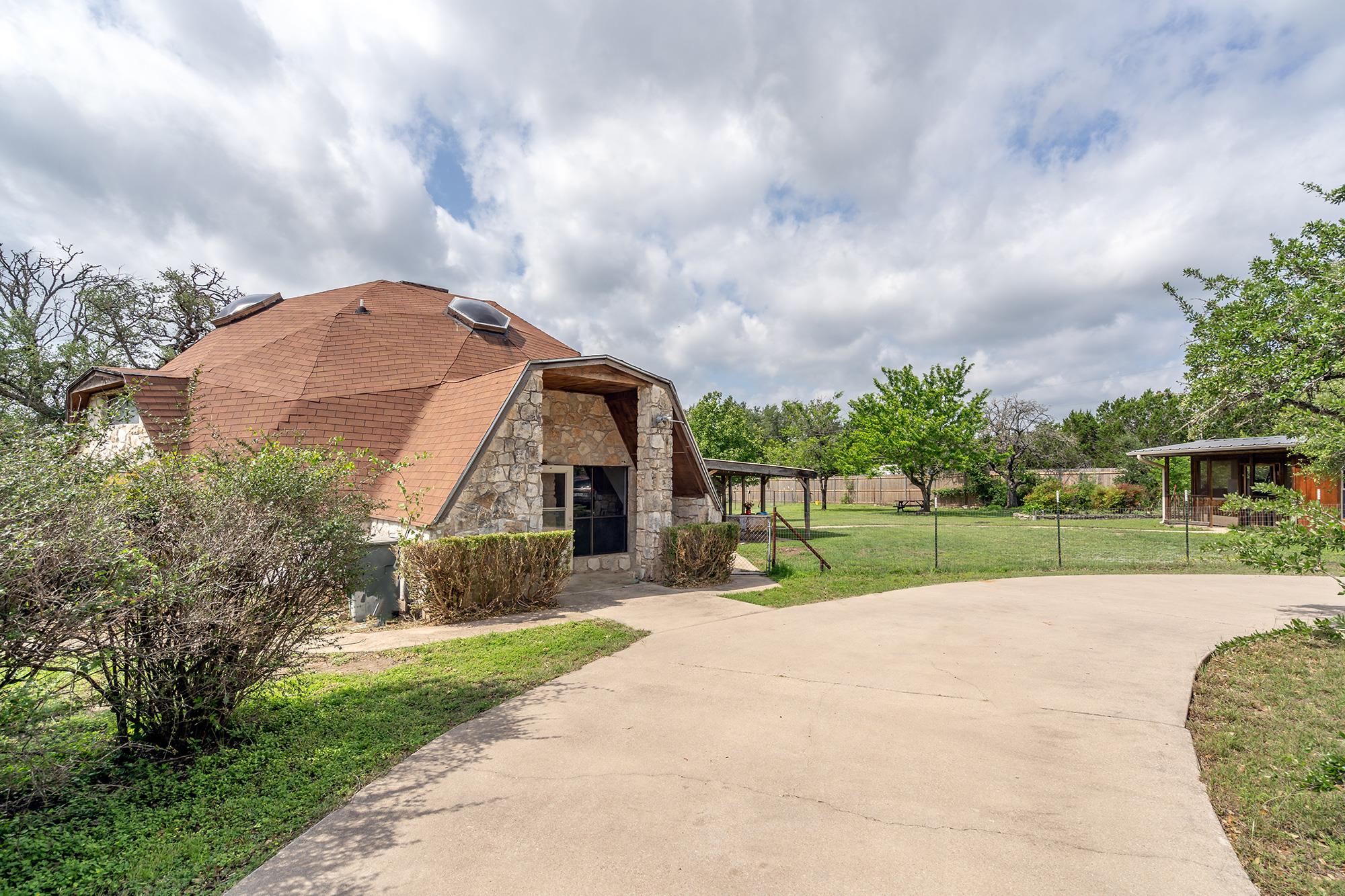 684 Indian Oaks