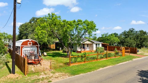 Photo of 808 Pecan LN, Cottonwood Shores, TX 78657 (MLS # 7669886)
