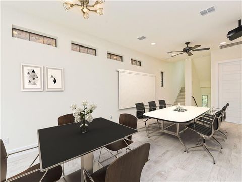 Photo of 802 E Lydia ST, Austin, TX 78702 (MLS # 2810822)