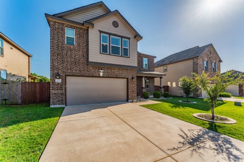 Photo of 6925 Nutria RUN, Austin, TX 78744 (MLS # 6346765)