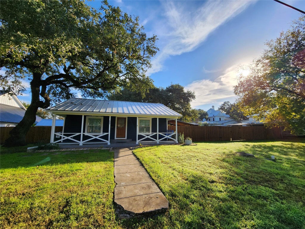 Photo of 506 S Church ST, Lockhart, TX 78644 (MLS # 3696647)