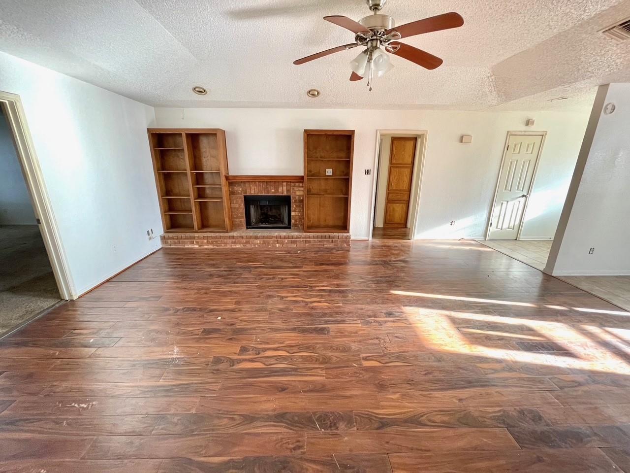 401 Highridge CV