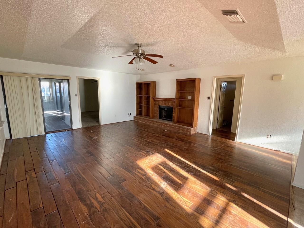 401 Highridge CV
