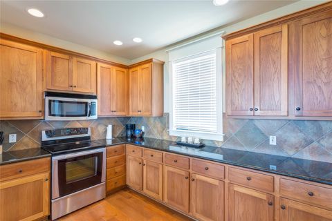 Tiny photo for 17932 Edgewood WAY, Jonestown, TX 78645 (MLS # 6550126)