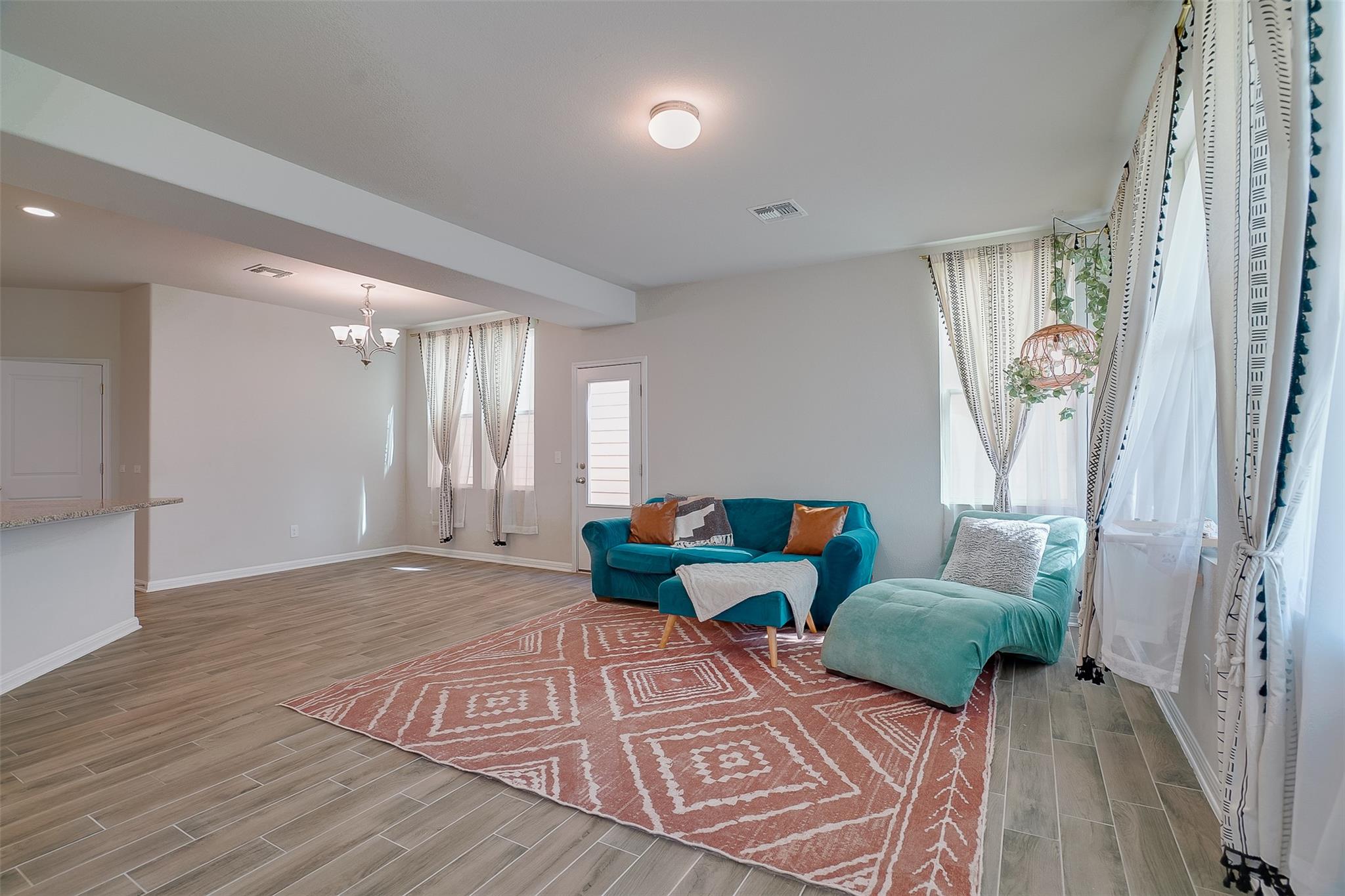 208 Martha LN