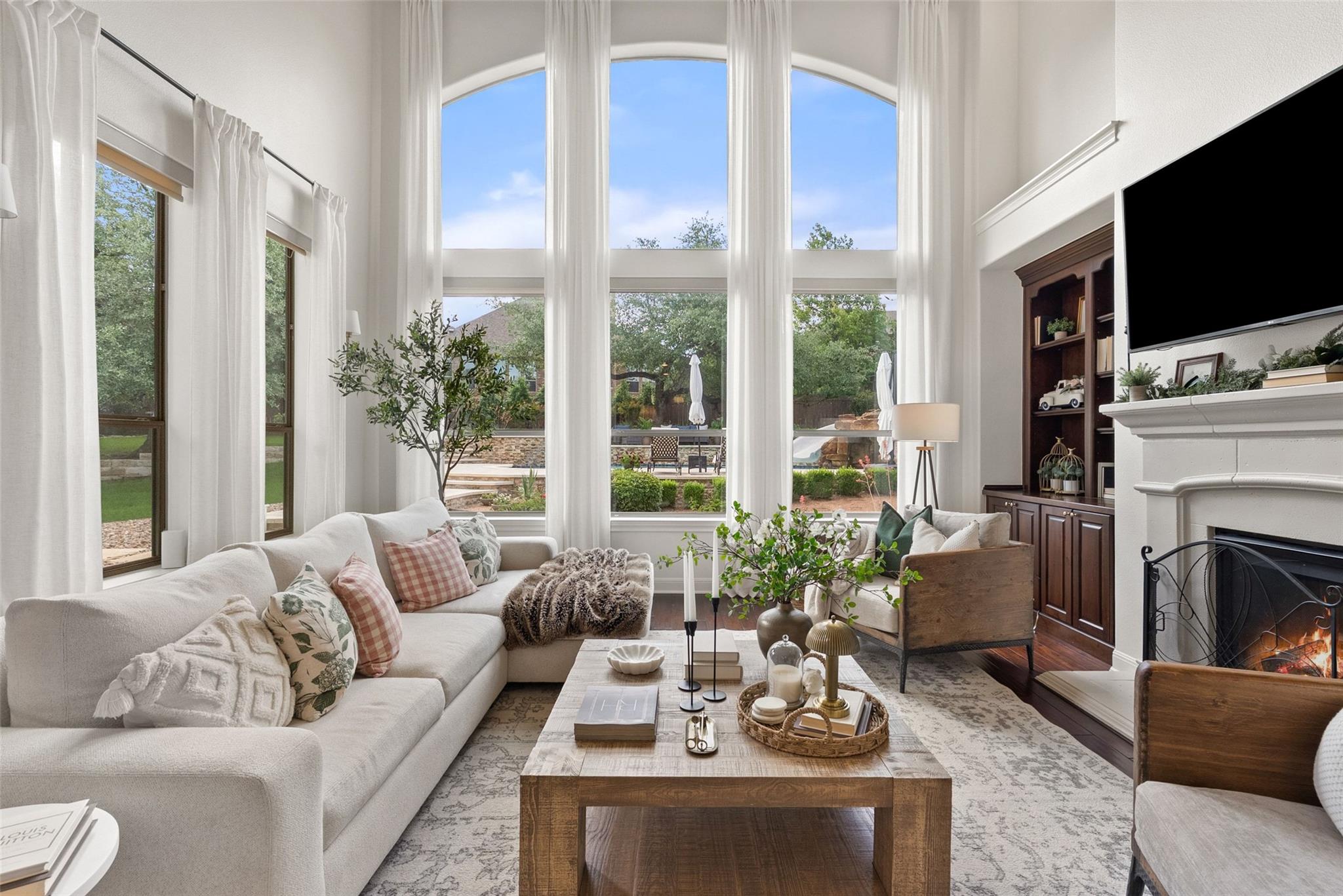 1928 Long Bow DR