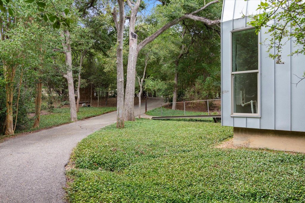 Photo of 708 Snyder Hill DR, San Marcos, TX 78666 (MLS # 4876473)