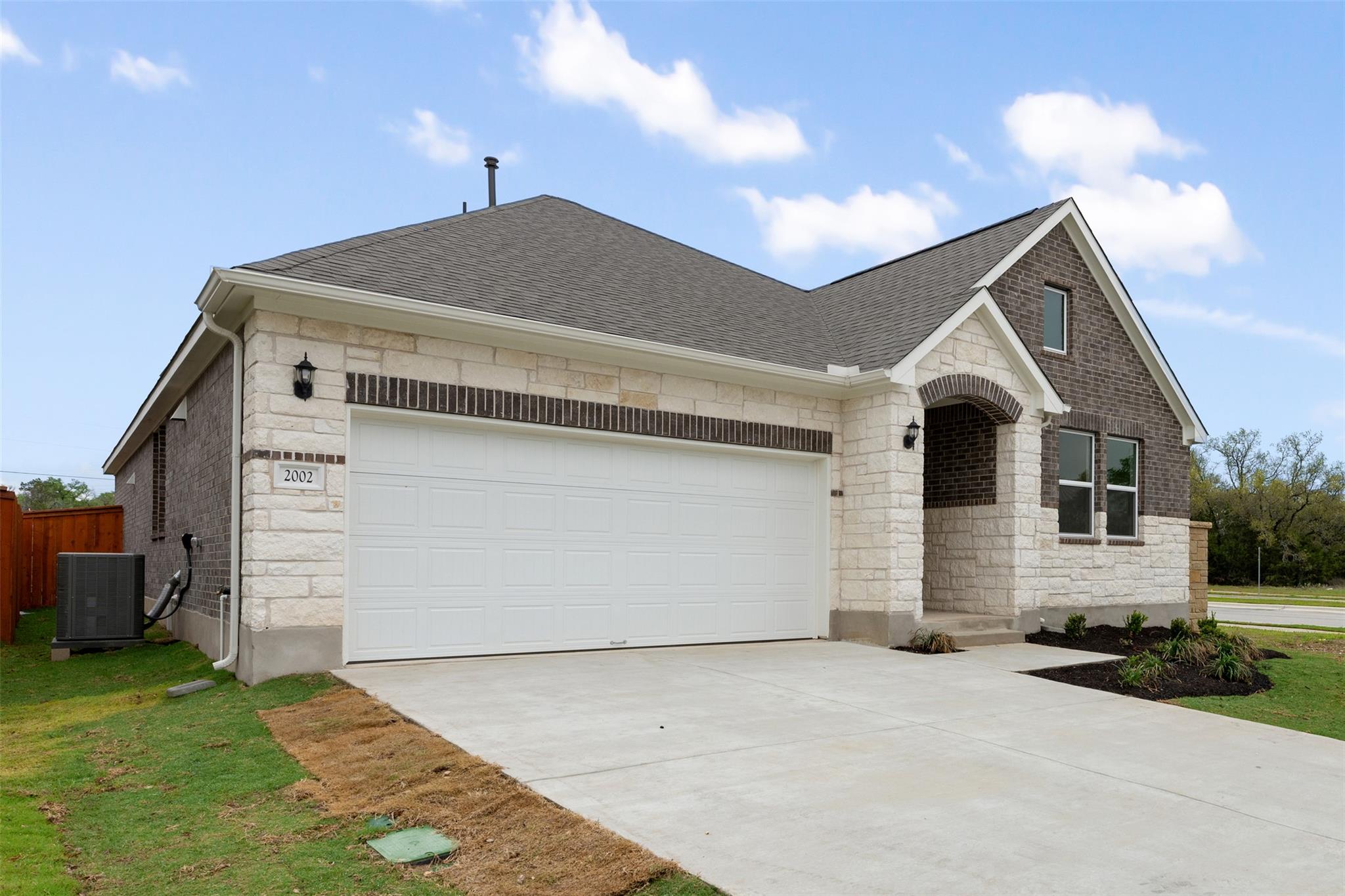 553 Redding WAY