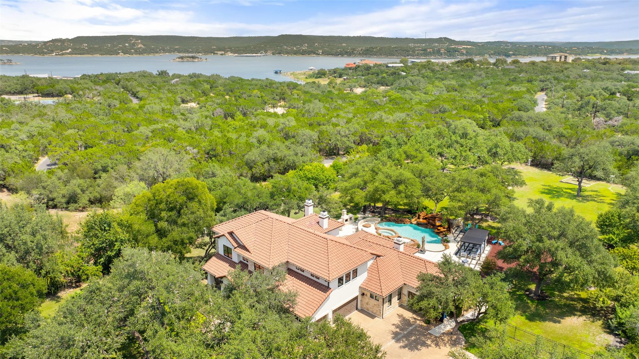 6009 Laguna Cliff LN