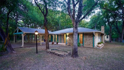 Photo of 2401 Ware RD, Austin, TX 78741 (MLS # 3432231)