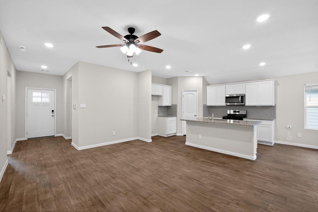 Photo of 206 ADDISON PL, Lockhart, TX 78644 (MLS # 1275408)