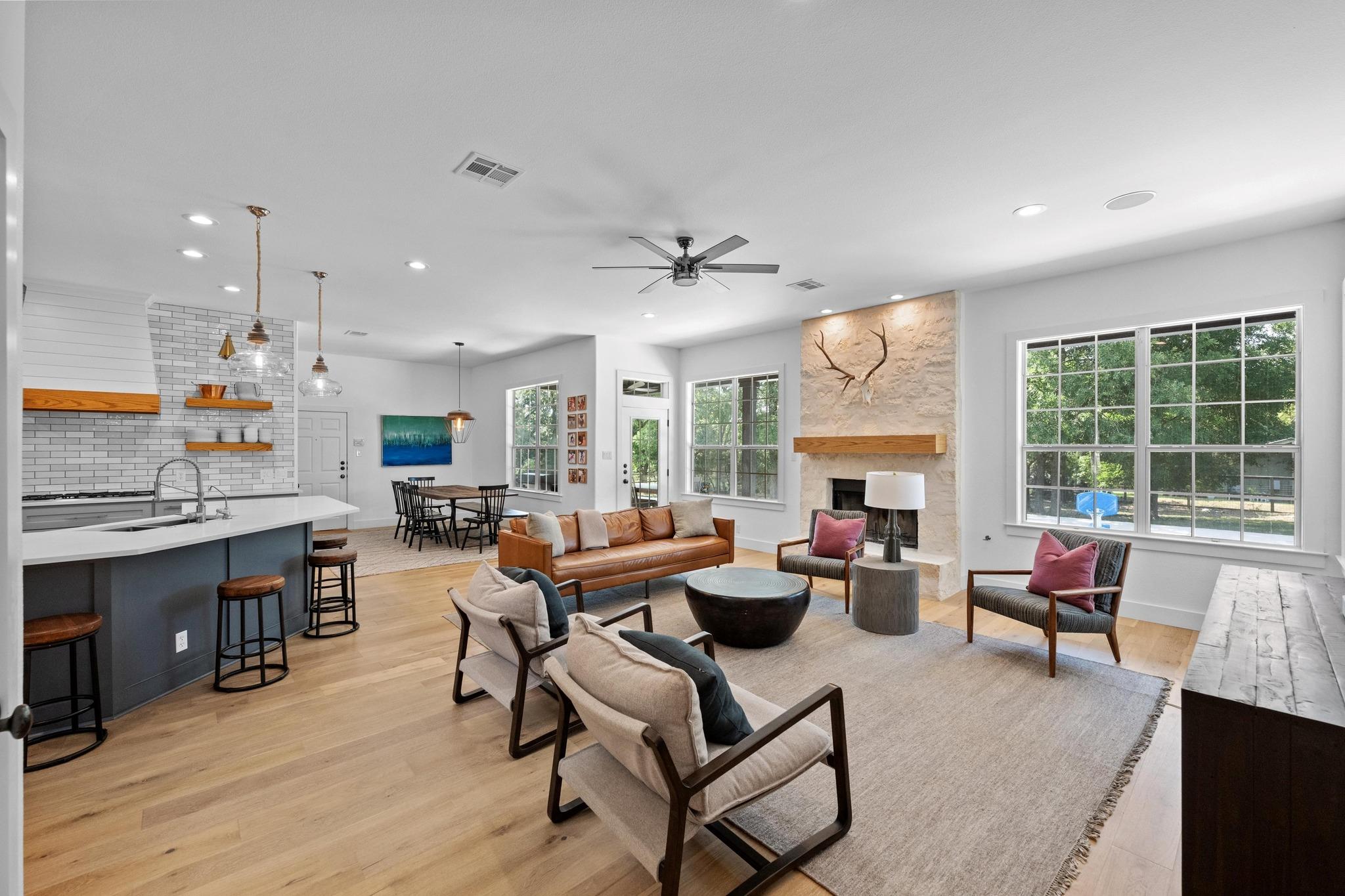 140 Vincas Shadow CT