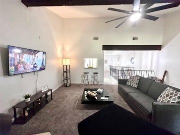 18801 Hogan CIR 3 Lago Vista TX 78645