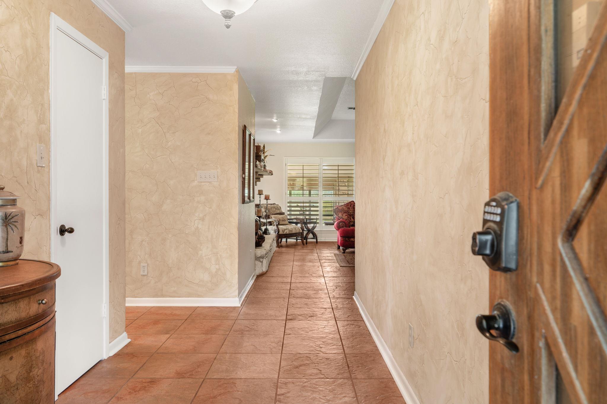 109 Sunset CIR