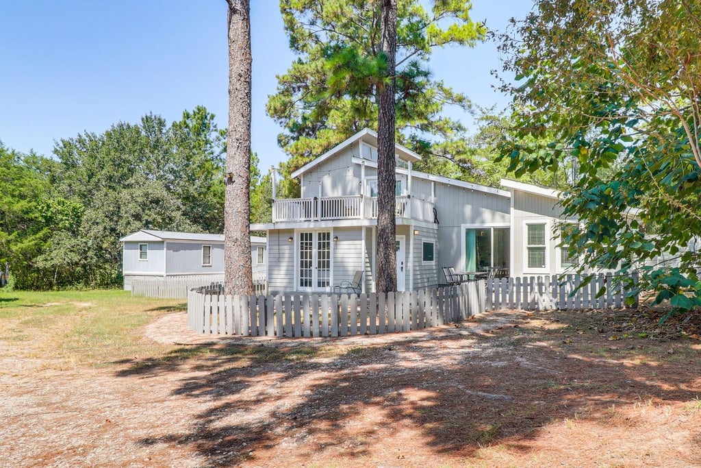 Photo of 372 Plum ST, Bastrop, TX 78602 (MLS # 1729360)