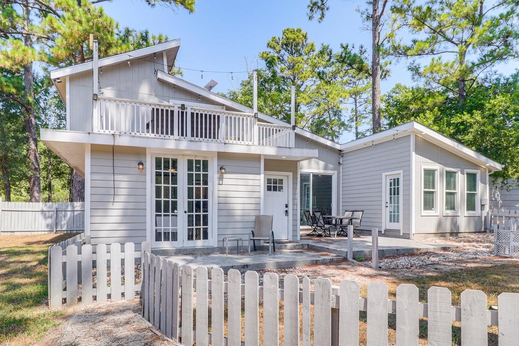 Photo of 372 Plum ST, Bastrop, TX 78602 (MLS # 1729360)