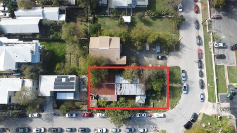 Photo of 1011 E 16th ST, Austin, TX 78702 (MLS # 9611791)