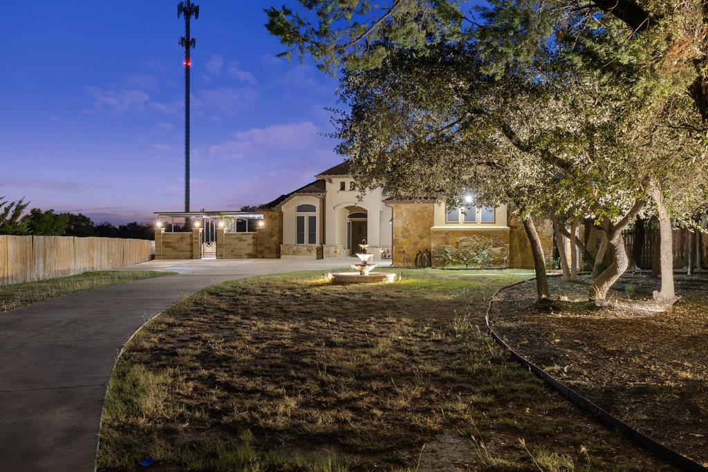 321 Sarahs LN