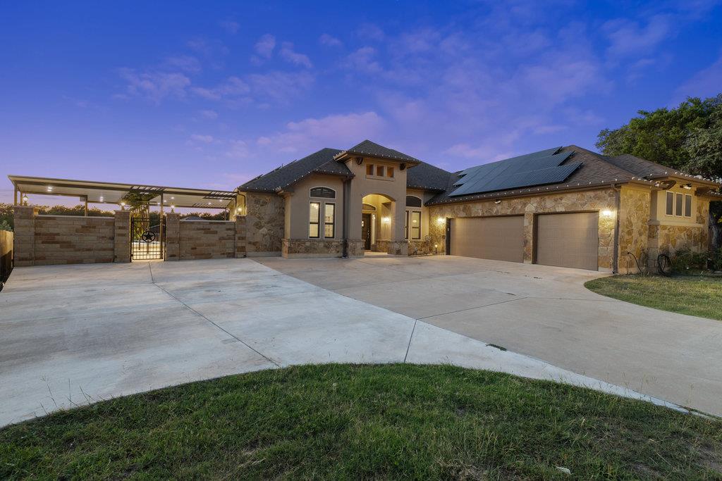 321 Sarahs LN