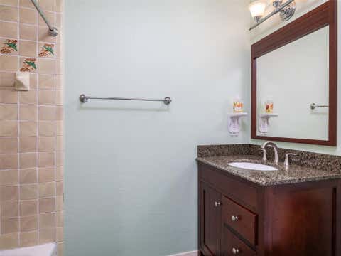 Tiny photo for 709 Lost CYN, West Lake Hills, TX 78746 (MLS # 6790000)