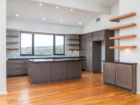 Tiny photo for 709 Lost CYN, West Lake Hills, TX 78746 (MLS # 6790000)