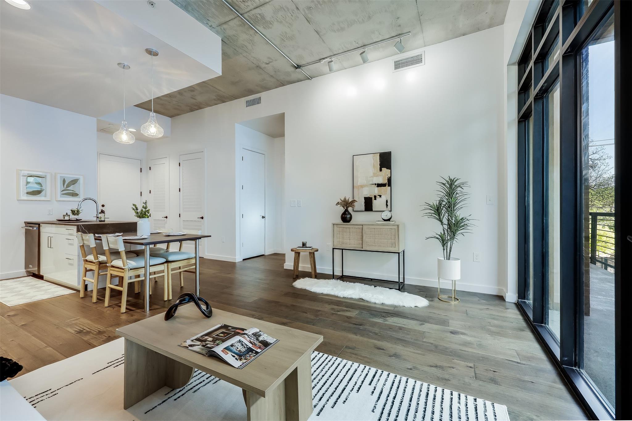 1501 E 4th ST 206