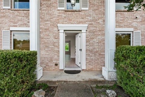 Tiny photo for 10101 Parkfield DR, Austin, TX 78758 (MLS # 3010990)