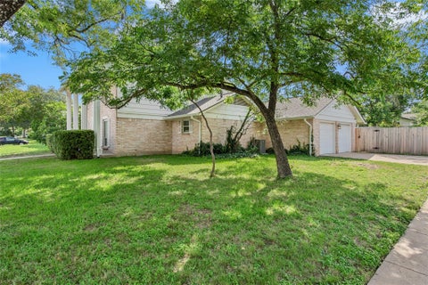 Tiny photo for 10101 Parkfield DR, Austin, TX 78758 (MLS # 3010990)