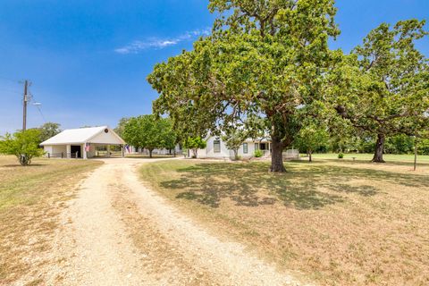 1600 Cattlemens ROW Lockhart TX 78644
