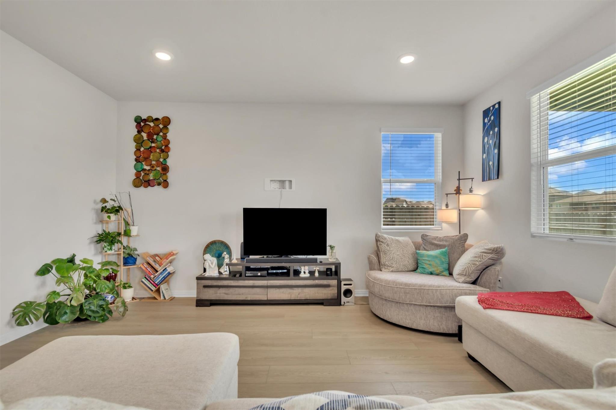 722 Palo Brea LOOP