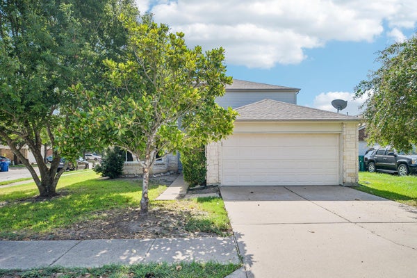 14413 GURNEYS EAGLE DR, ELGIN, TX 78621 - Image 2c6be3dc07db45804f6e4a229d5fd7c0/4172632219