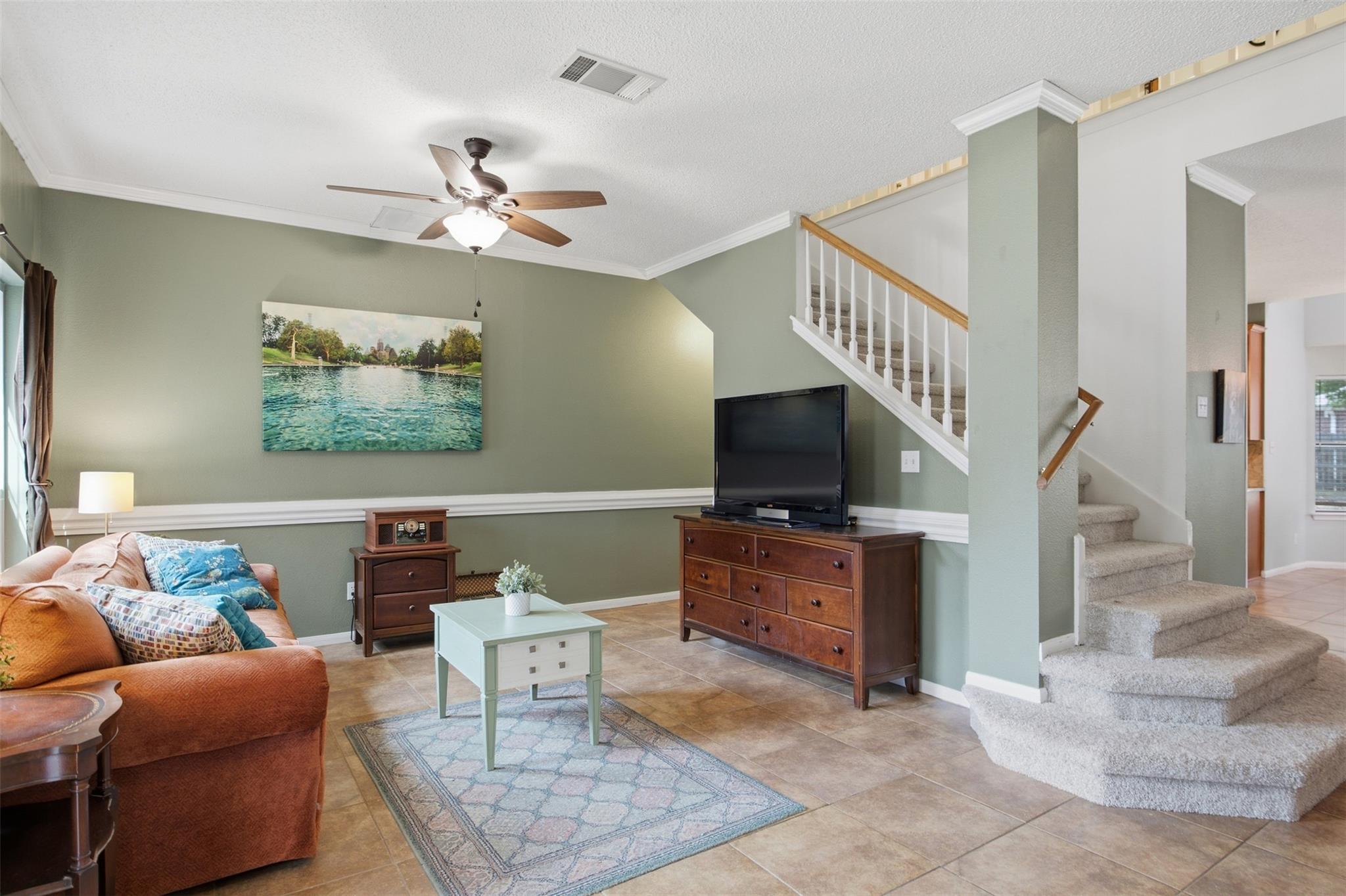 502 Cedar LN
