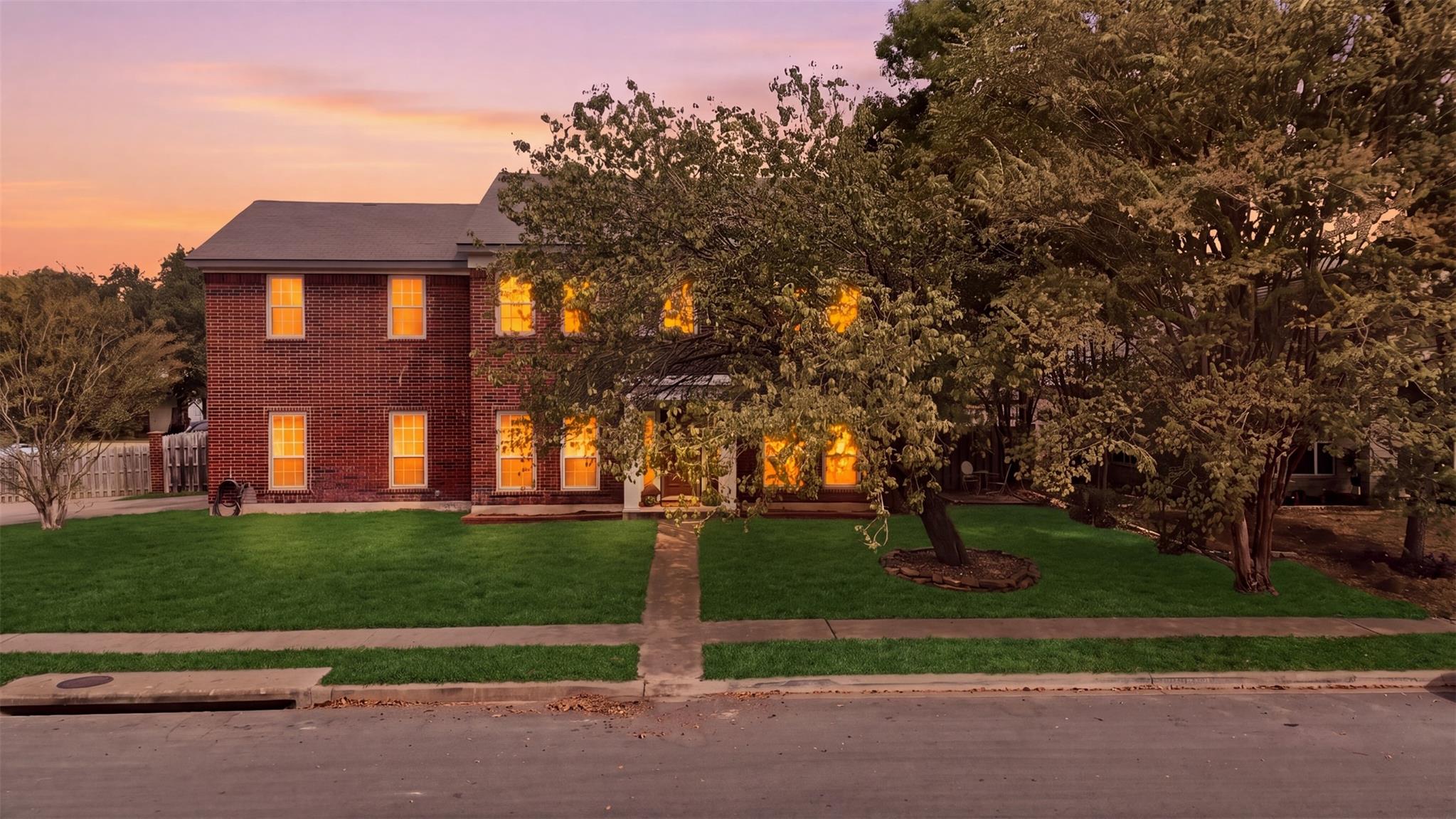502 Cedar LN