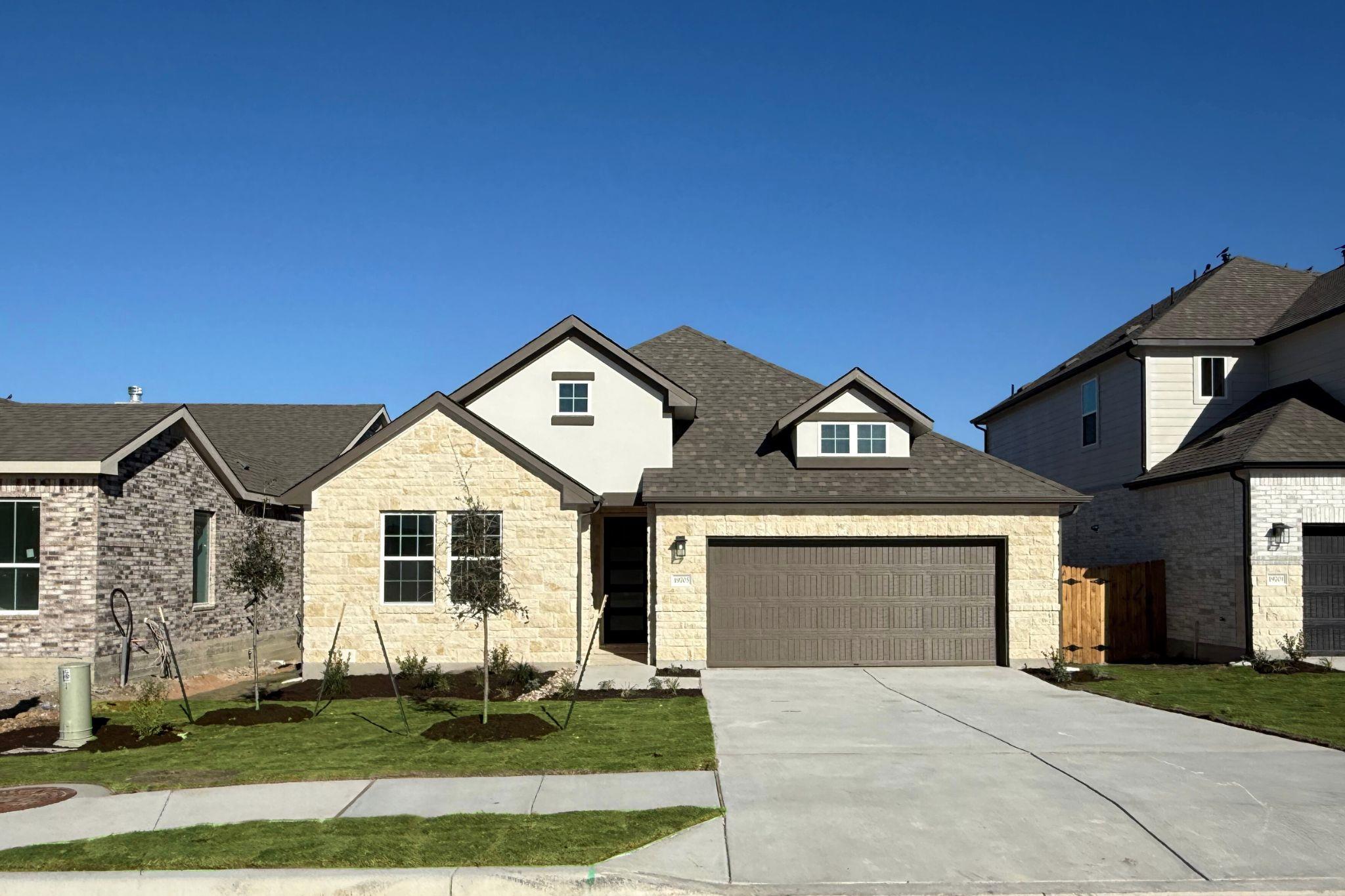 19705 Lucky Outlaw LN