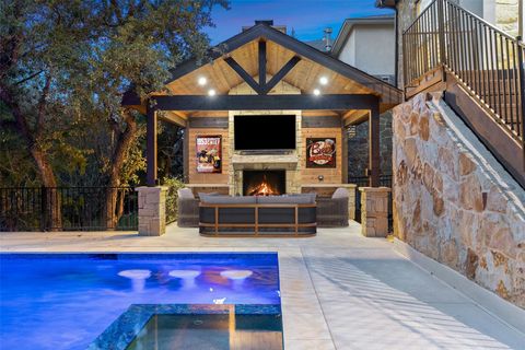 Photo of 302 Duffy LN, Lakeway, TX 78738 (MLS # 7980536)