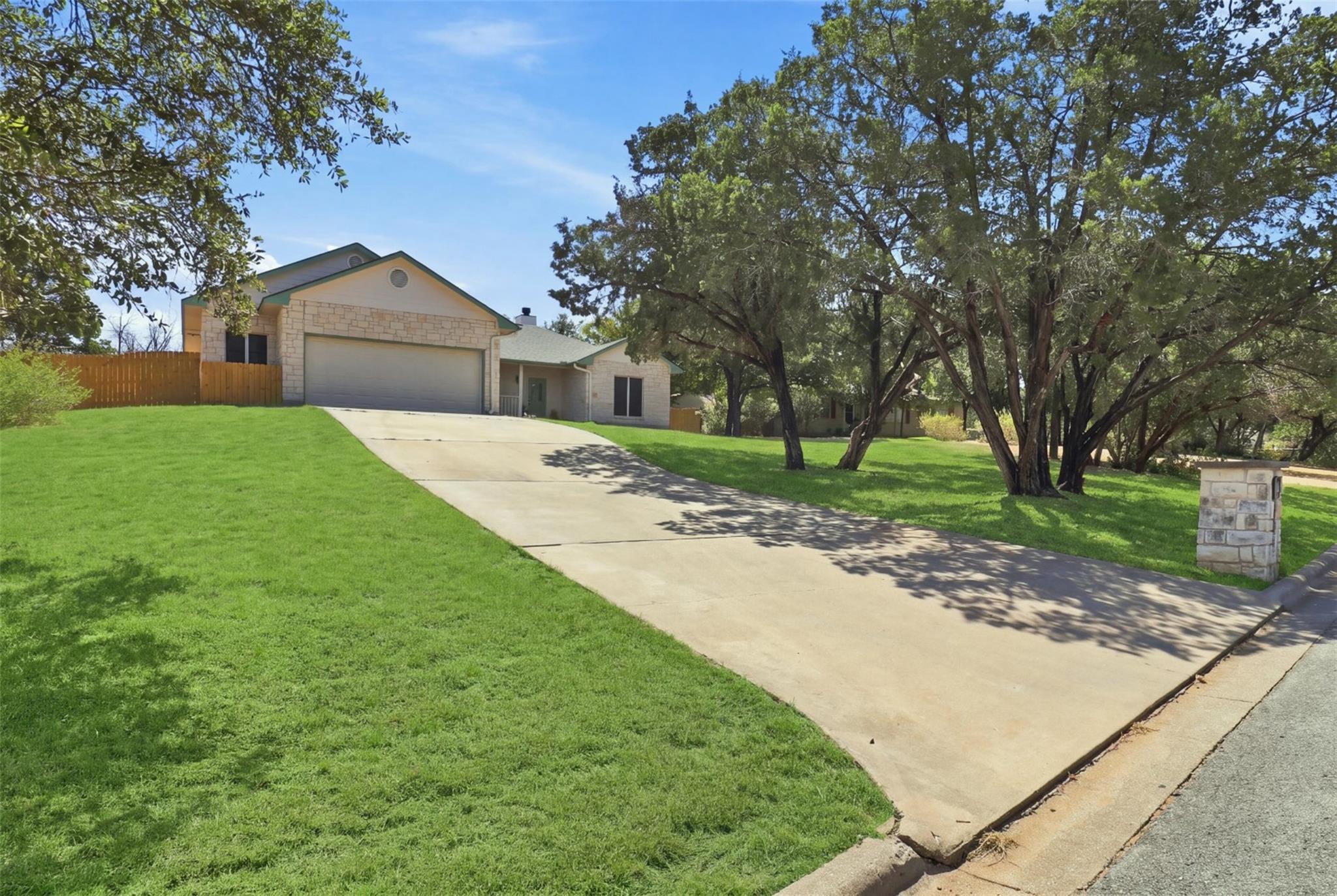 3303 E Scenic LOOP