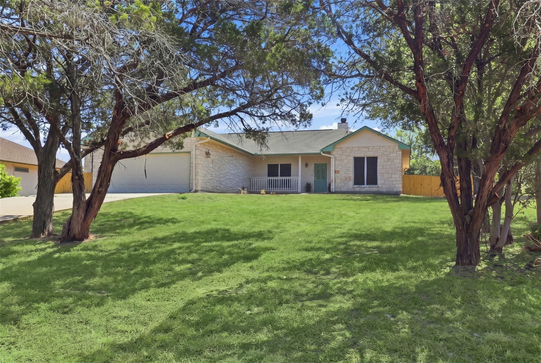 3303 E Scenic LOOP