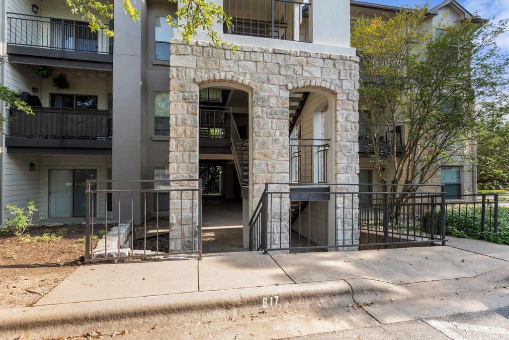 Photo of 6000 Shepherd Mountain CV #219, Austin, TX 78730 (MLS # 8906287)