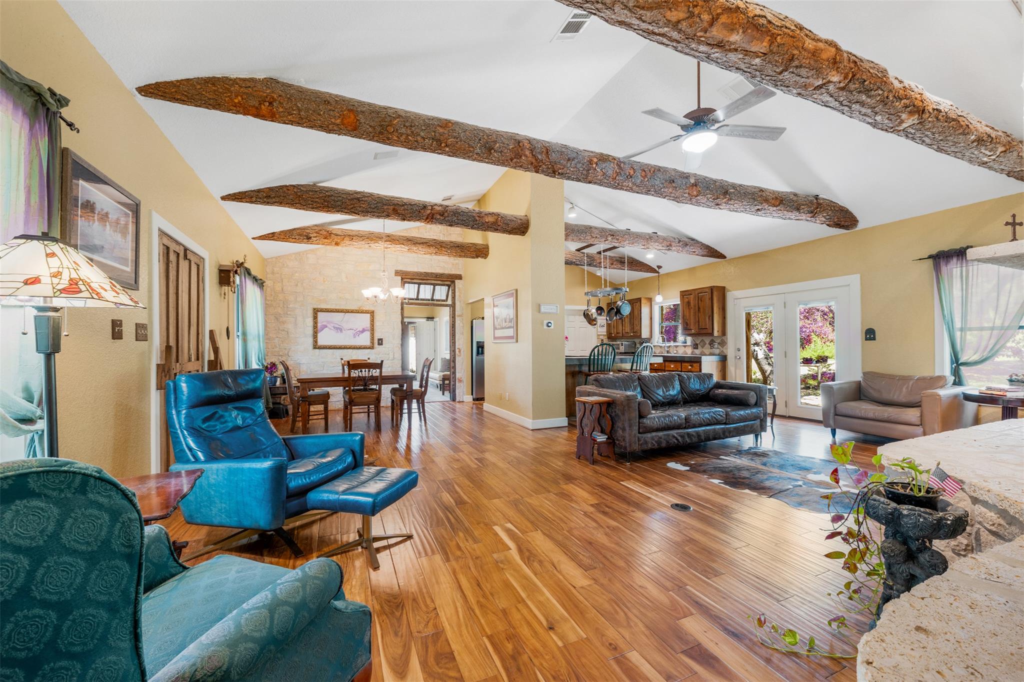 220 Meadowview DR