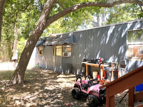 Photo of 410 W North ST, Kyle, TX 78640 (MLS # 1906204)
